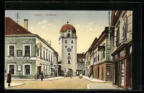AK Leoben, Strassenpartie mit Stadtturm und Hotel zum Mohren