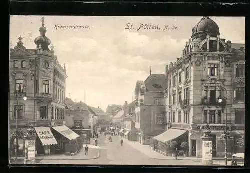 AK St. Pölten /N.-Oe., Kremserstrasse mit Cafe Bahnhof und Litfasssäule