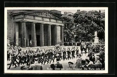 AK Berlin, Unter den Linden-Ehrenmal, Aufzug der Wache