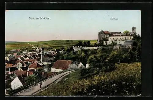 AK Matzen /N.-Oest., Ortsansicht mit dem Schloss, Goldfenster