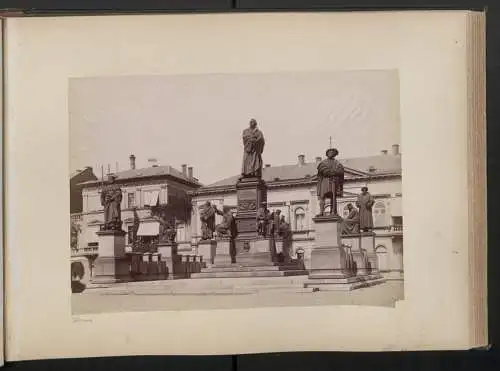 Fotoalbum mit 49 Fotografien, Ansicht Wien, Schönbrunn, Innerer Burgplatz, Rathaus, Stefanskirche, Opernring, Graben