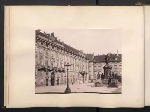 Fotoalbum mit 49 Fotografien, Ansicht Wien, Schönbrunn, Innerer Burgplatz, Rathaus, Stefanskirche, Opernring, Graben