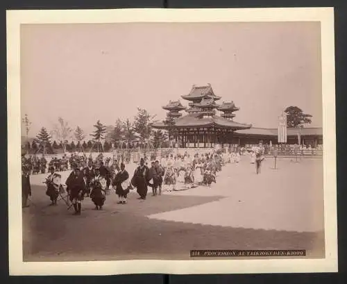 Fotoalbum mit 65 Fotografien, Ansicht Kioto, Tracht, Geisha, Tempel, Daibutsu, Nikko, Kobe, Tokyo