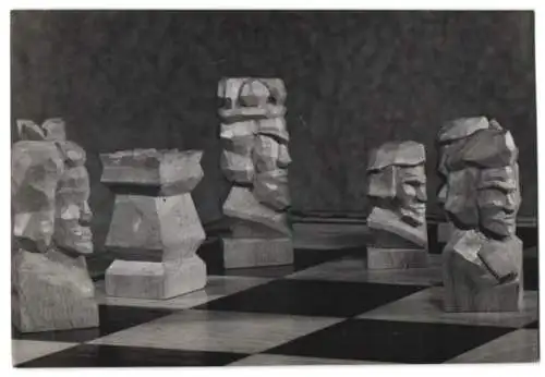 Fotografie Konrad Ballbach, Steinbeck / Luhe, Schach, Schachspiel, Schachfiguren auf einem Schachbrett