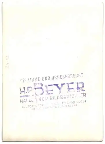 Fotografie H. P. Beyer, Halle, hübsche exotische Bauchtänzerin im Bühnenkostüm