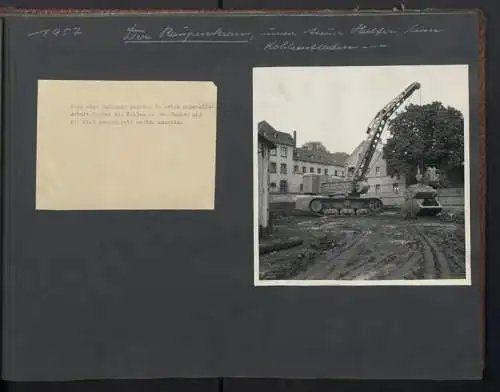 2 Fotoalben mit 89 Fotografien, Ansicht Reichenbach i.Vogtland, VEB Textilveredlungswerk, Werksansicht, 1957