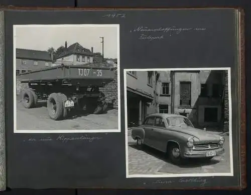 2 Fotoalben mit 89 Fotografien, Ansicht Reichenbach i.Vogtland, VEB Textilveredlungswerk, Werksansicht, 1957