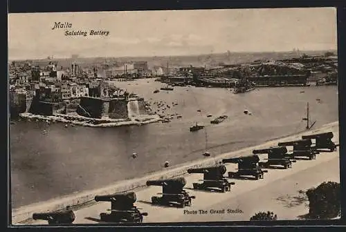 AK Malta, Saluting Battery, Hafeneinfahrt mit Kanonen