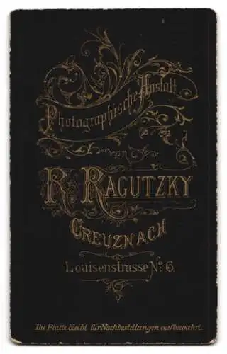 Fotografie R. Ragutzky, Creuznach, Louisenstr. 6, Halbwüchsiger Knabe mit Seitenscheitel