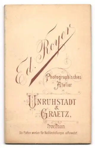 Fotografie Ed. Royer, Unruhstadt, Prov. Posen, Junge Dame mit zurückgebundenem Haar