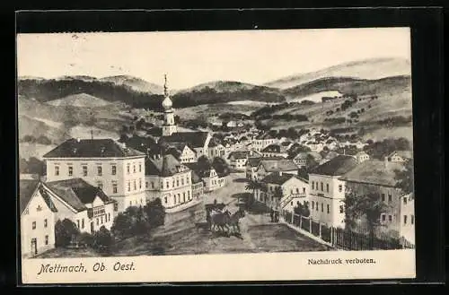 Künstler-AK Mettmach /Ob. Oest., Ortsansicht mit Hauptstrasse und Blick auf Bergpanorama