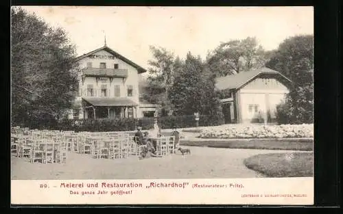 AK Gumpoldskirchen, Gasthaus Restauration-Meierei Richardhof J. L. Fritz mit Garten