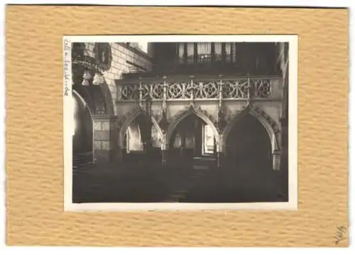 Fotografie unbekannter Fotograf, Ansicht Zell am See, Innenansicht der Kirche mit Orgel