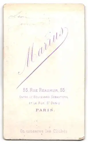 Fotografie Marius, Paris, Rue Réaumur 55, Junger Herr mit Seitenscheitel, Vollbart und Zwicker