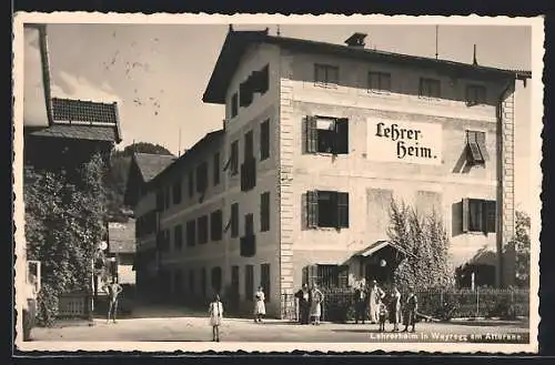 AK Weyregg a. Attersee, Lehrerheim mit Strassenpartie