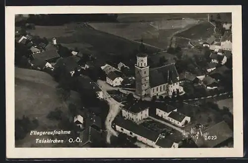 AK Taiskirchen /O.-Ö., Ortsansicht mit der Kirche vom Flugzeug aus