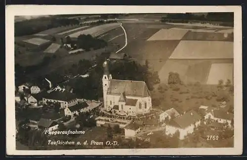 AK Taufkirchen a. d. Pram, Die Kirche vom Flugzeug aus