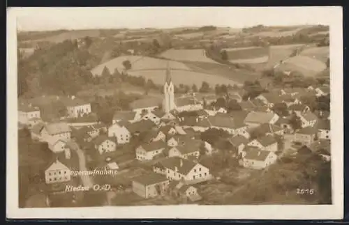 AK Riedau /O.-D., Teilansicht mit Kirche, Fliegeraufnahme