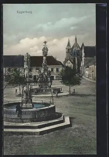 AK Eggenburg, Säulenbrunnen und -denkmal mit Blick auf die Kirche