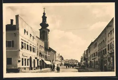 AK Neumarkt, Ortspartie mit Kirche und Passanten