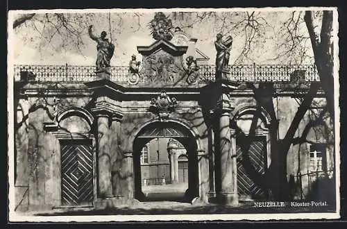 AK Neuzelle, Kloster-Portal