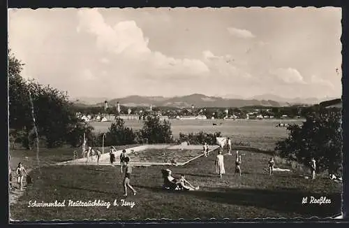AK Neutrauchburg b. Isny, Badegäste im Schwimmbad
