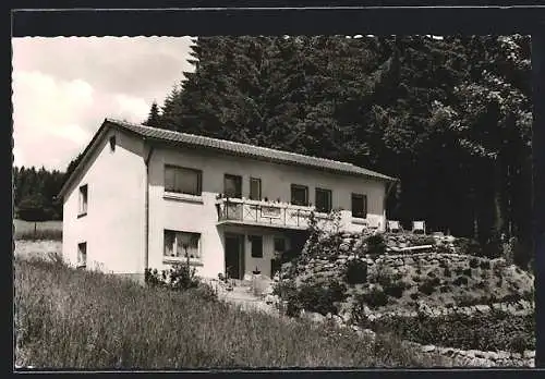 AK Schonach /Schwarzwald, Haus Waldesruhe am Waldrand