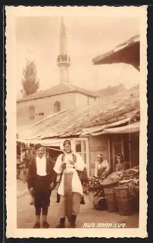 AK Sarajevo, Ein Ehepaar in lokaler Tracht auf dem Markt