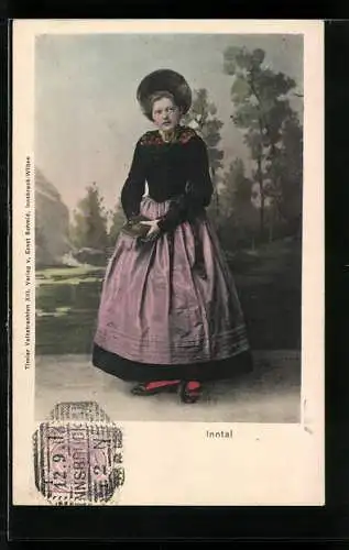 AK Inntal /Tirol, Junge Frau mit einer Bibel in lokaler Tracht