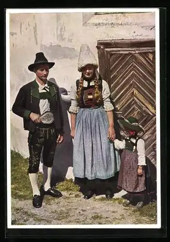 AK Familie in Stubaitaler Tracht