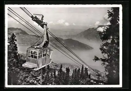 AK Beckenried, Luftseilbahn Klewenalp mit Blick ins Tal