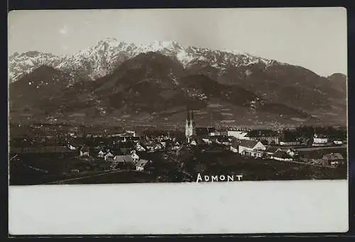 AK Admont, Gesamtansicht mit Bergpanorama aus der Vogelschau