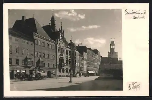AK Braunau a. I., Stadtplatz mit Gasthof goldene Kanone, Kutsche