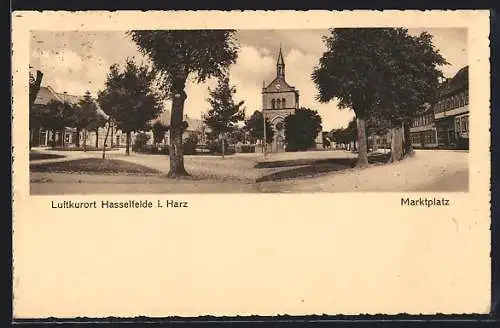 AK Hasselfelde i. Harz, Marktplatz mit Blick zur Kirche