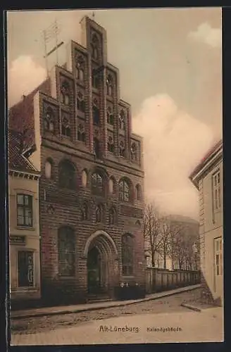 AK Alt-Lüneburg, Fassade und Toreingang des Kalandgebäudes