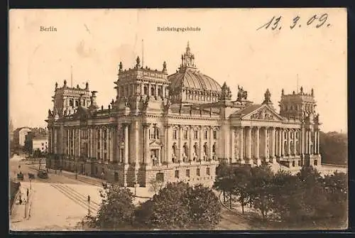 AK Berlin-Tiergarten, Reichstagsgebäude mit Strasse aus der Vogelschau
