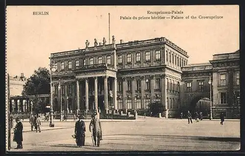AK Berlin, Kronprinzen-Palais mit Ausflüglern