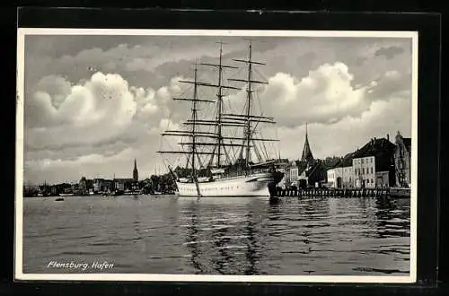 AK Flensburg, Segelschiff am Hafen