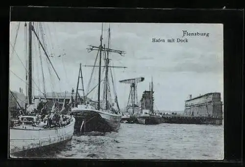 AK Flensburg, Hafen mit Dock