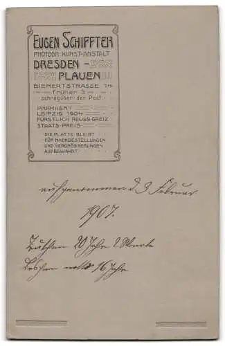 Fotografie Eugen Schiffter, Dresden-Plauen, Bienertstrasse 14, Die Schwestern Lischen und Lindchen in weissen Kleidern