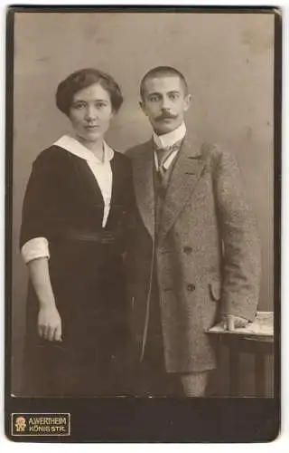 Fotografie A. Wertheim, Berlin, Königstr., Johannes und Margarete Suiker`s erstes Bild als Eheleute