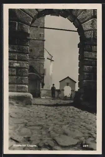 AK Luggau /Lesachtal, Blick durch das Klostertor