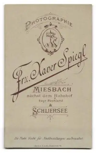 Fotografie Frz. X. Spiegl, Miesbach, bayerischer Herr im Tracht mit Lederhose und Wanderstock