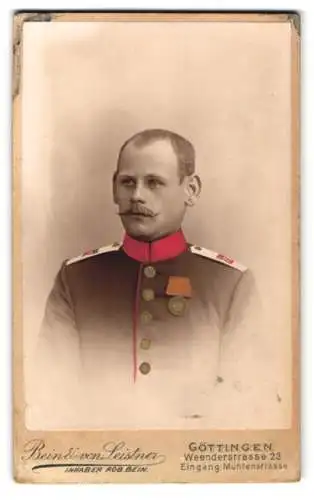 Fotografie Bein & von Leistner, Göttingen, Weenderstrasse 23, Soldat in Uniform Rgt. 82 mit Orden