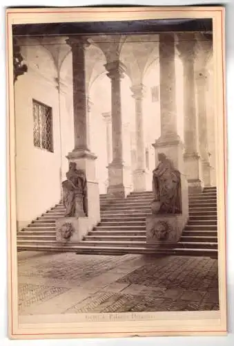 Fotografie unbekannter Fotograf, Ansicht Genova - Genua, Palazzo Durazzo, Voyer mit Statuen & Säulen
