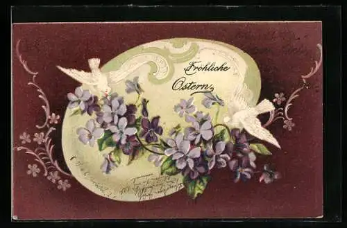 Künstler-AK Tauben mit Veilchen schmücken ein Osterei zu Ostern