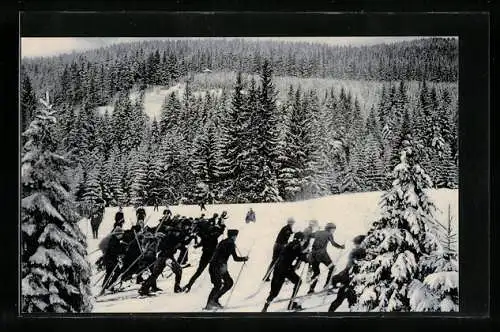 AK Ski-Langläufer bei einem Rennen