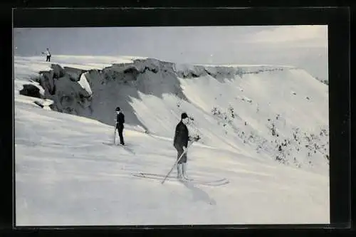 AK Skiläufer auf einem schneebedeckten Berggipfel