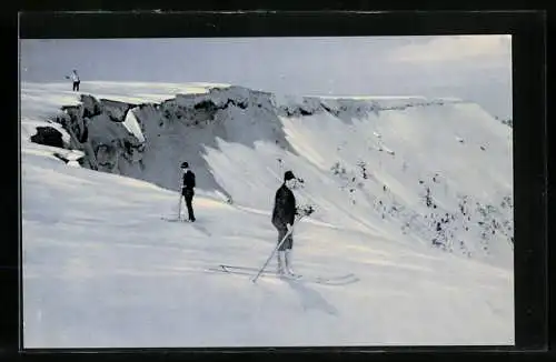 AK Skiläufer auf einem schneebedeckten Berggipfel