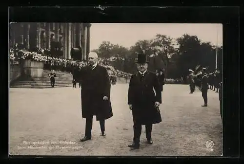 AK Reichspräsident von Hindenburg beim Abschreiten der Ehrenkompagnie